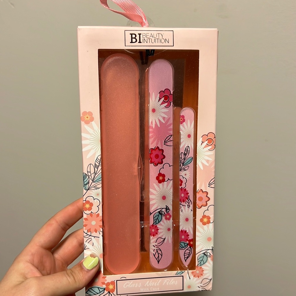 DONATING SOON: Nail care kit